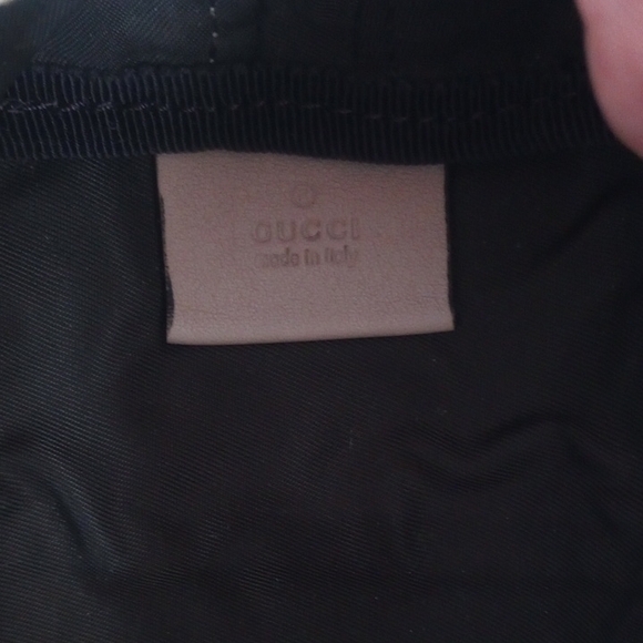 Gucci Beige and Gray Pig-Shaped Coin Pouch - Picture 6 of 7